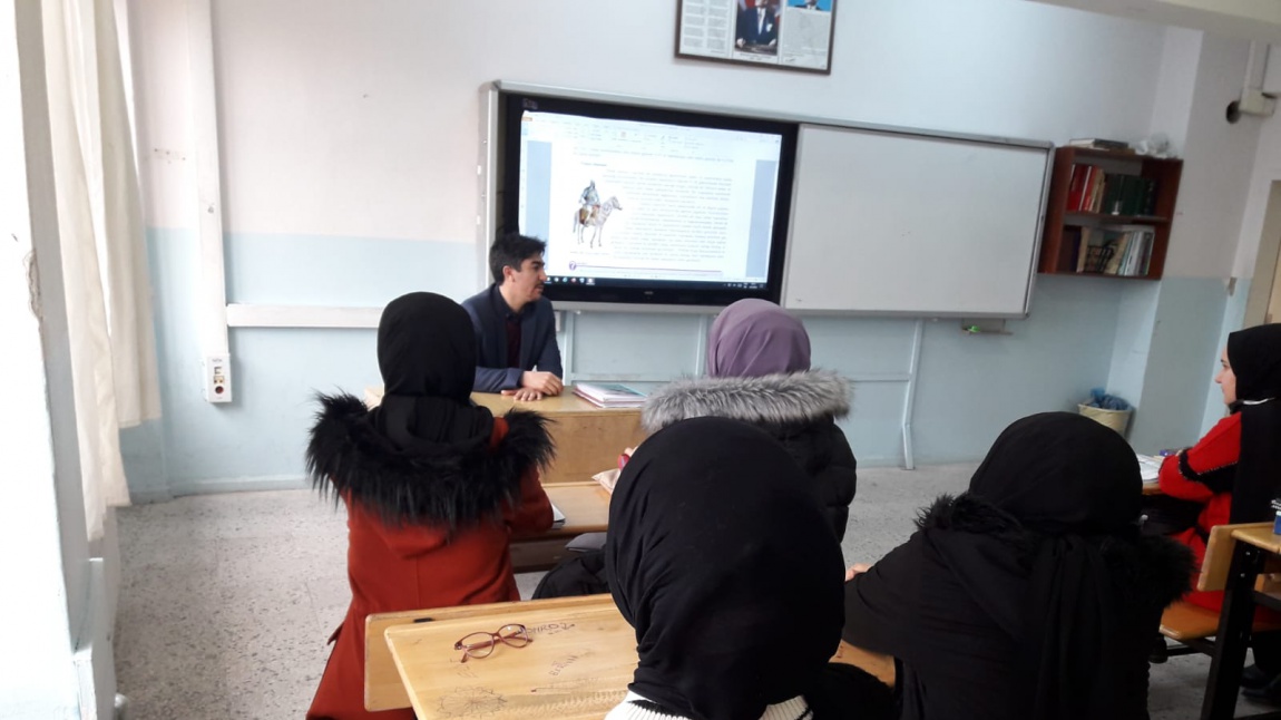 Hacettepe Üniversitesi Eczacılık Fakültesi Mezunu ve İş İnsanı Enver ATAŞ ile Öğrencilerimizle Buluşması