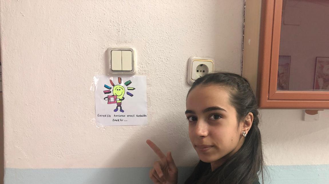 Okul İçi  Elektrik Tasarrufu Sağlamak Amacıyla Uyarı Yazıları Asıldı